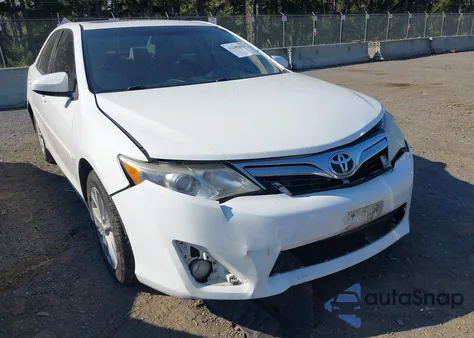 2013 Toyota Camry Xle V6 z USA, uszkodzony, nr VIN 4T1BK1FK2DU021444